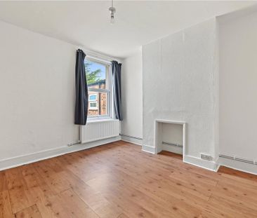 3 bedroom apartment to rent - Photo 3