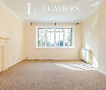 2 bedroom maisonette to rent St. Lawrence Court, St. Lawrence Avenu... - Photo 2