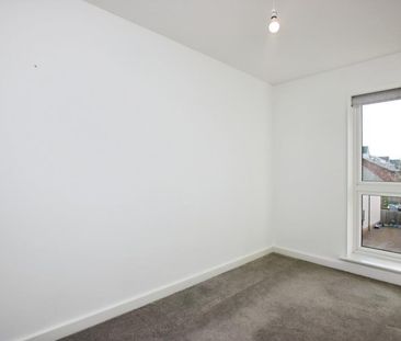 4 bedroom semi-detached house to rent - Photo 1