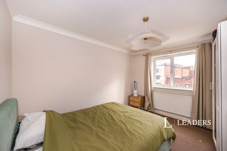 2 bedroom apartment to rent Peelers Gate, 7-9 Wayte Street, Portsmouth, PO6 - Photo 3