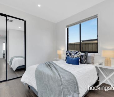 As New Beautiful Family Home! - Photo 5