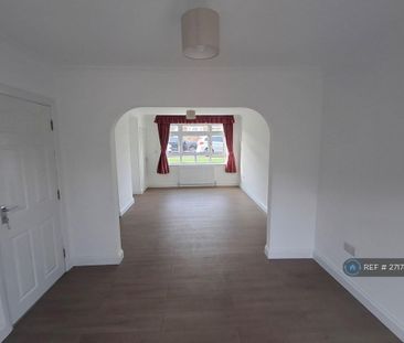 3 bedroom semi-detached house to rent - Photo 3