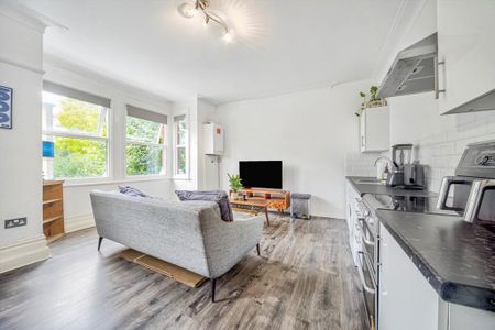 2 bedroom flat to rent - Photo 3