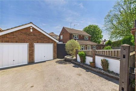 Burghfield Road, Reading, Berkshire, RG30 - Photo 4