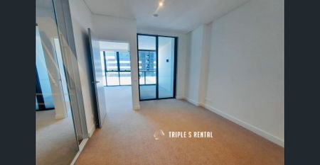 Rhodes Central Sunny Apartment with Car Park - Photo 4