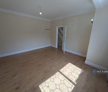 4 bedroom terraced house to rent - Photo 1