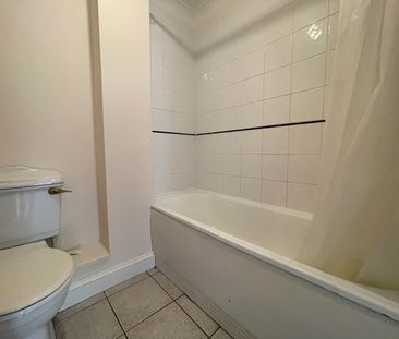 2 Bed Flat, Albert Road South, SO14 - Photo 5