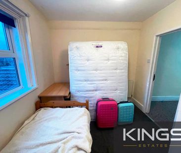 5 bedroom semi-detached house to rent - Photo 2