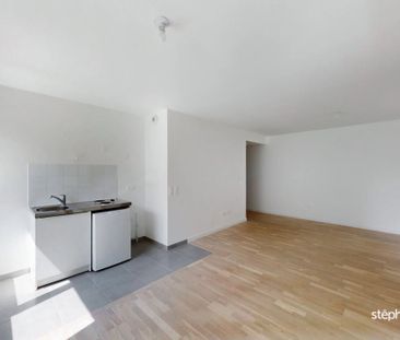 Location Appartement 1 pièces 37 m2 à Noisy-le-Grand - Photo 3