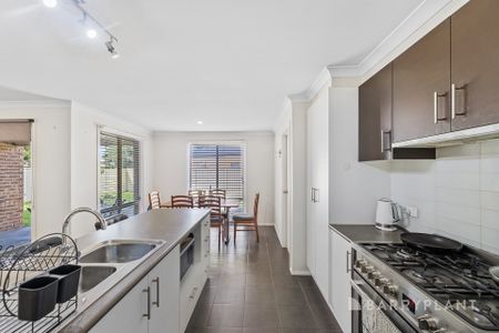 FAMILY HOME IN BLUE HORIZONS ESTATE! - Photo 5