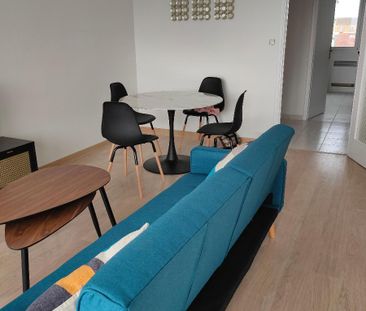 Location Appartement 1 pièce 16m² LA ROCHE SUR YON 85000 - Photo 2