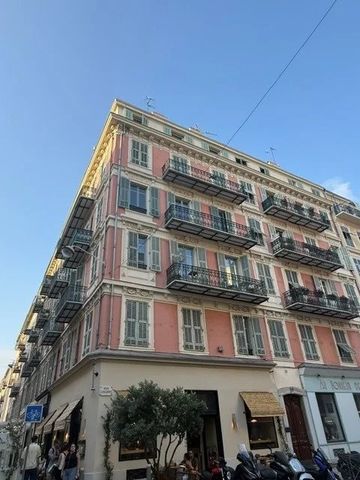 Location Appartement 5 pièces 111m² NICE 06300 - Photo 4