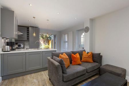 2 bedroom terraced house to rent - Photo 2