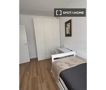 3 room luxury Flat for rent in Madrid, Spain - Photo 3