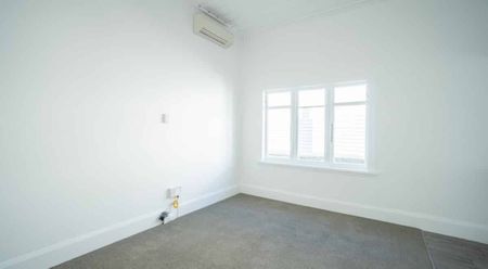 Handy Location- 4 Bedrooms - Photo 4