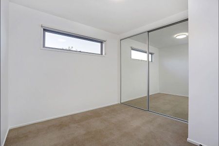 5 Leslie Street, Newport VIC 3015 - House For Rent | Domain - Photo 2