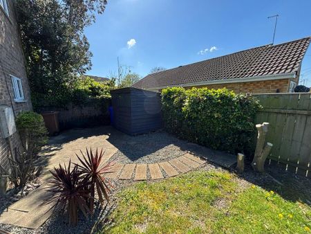 1 bedroom semi-detached house to rent - Photo 3