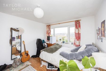 4 bedroom terraced house to rent - Photo 2