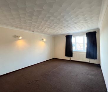 High Street - Photo 1