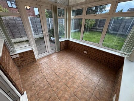 2 bedroom end of terrace house to rent - Photo 4