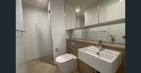 Fully Furnished ONE BEDROOM APARTMENT IN THE HEART OF NORTH SYDNEY CBD!! - Photo 5