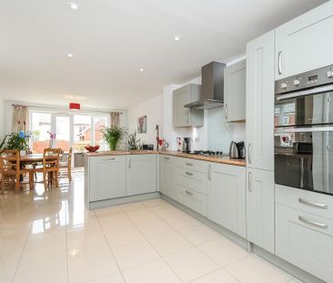 3 bedroom end of terrace house to rent - Photo 6