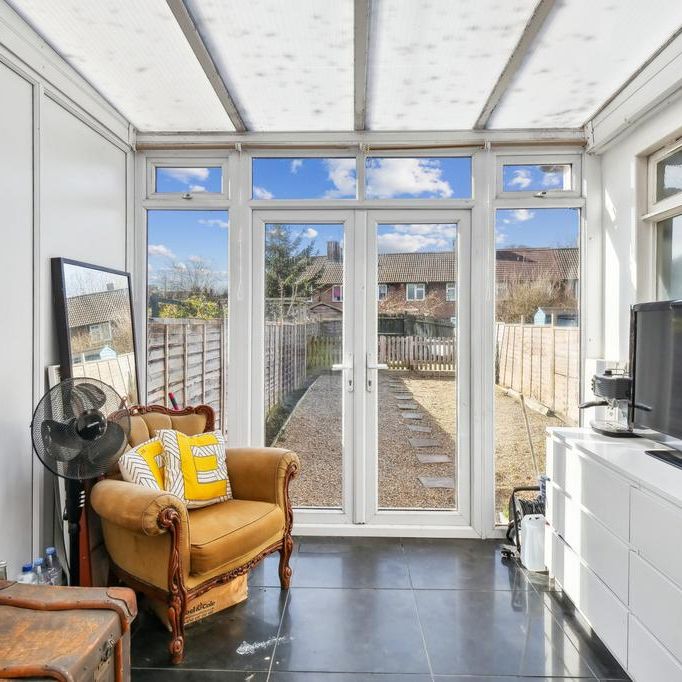 3 bedroom terraced house to rent - Photo 1