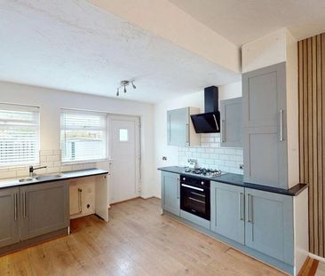 2 bedroom end of terrace house to rent - Photo 6