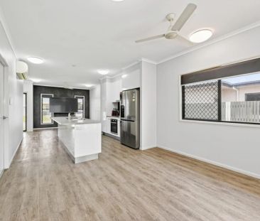 Fresh, Bright & Ready to Move In! - Photo 5