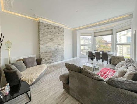 Compton Street, Eastbourne, BN21 - Photo 3