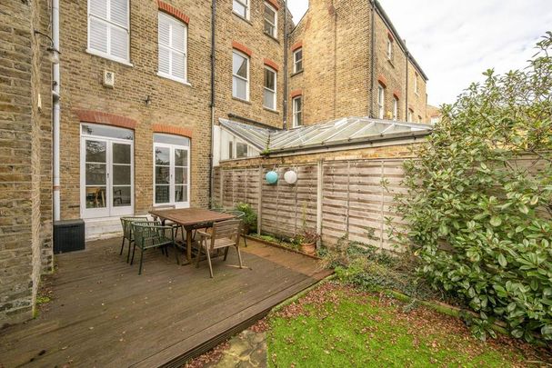 6 bedroom house to rent - Photo 1