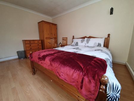 2 Bed Flat, Burns Road, S6 - Photo 5