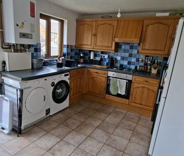 2 bedroom semi-detached house to rent - Photo 3