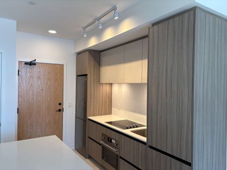 For Lease - 8 Beverley Glen Boulevard Unit# D112, Vaughan, Ontario - Photo 4