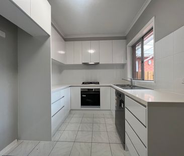 Fully Renovated 2BR Villa Unit With All The Bells & Whistles - Photo 4