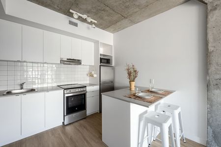 Dorchester Apartments - Photo 2