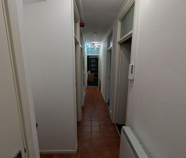 Room in a Shared Flat, William Harvey House, SW19 - Photo 2