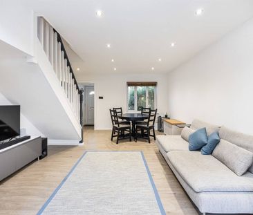 House to Rent: Widgeon Close, E16 - Photo 4