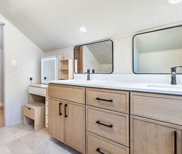 For Lease - 115 Wilson Street, Oakville, Ontario - Photo 1