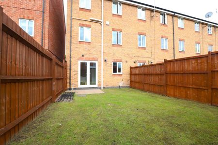 5 bedroom townhouse to rent - Photo 5