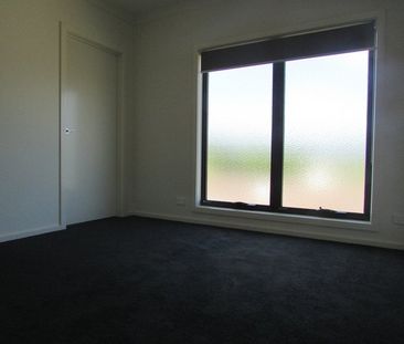 Quality 2 Bedroom Townhouse - Photo 5