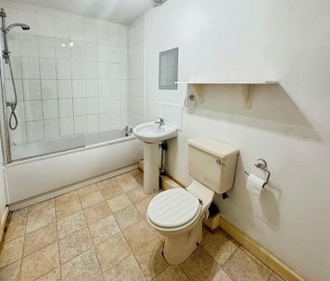 3 bedroom mews to rent - Photo 6