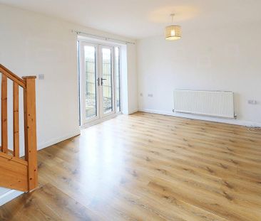 2 bedroom end of terrace house to rent - Photo 1
