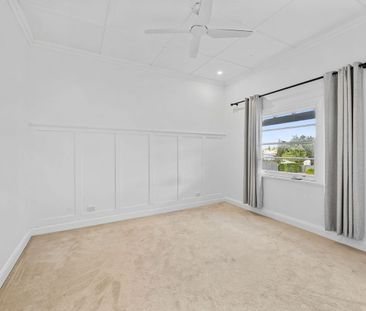 Three Bedroom Home - Photo 2