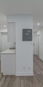 Studio Apartments Available - A louer • For Rent - Photo 4