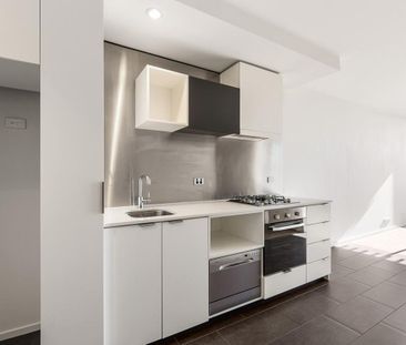 ONE BEDROOM APARTMENT IN GREAT LOCATION - Photo 4