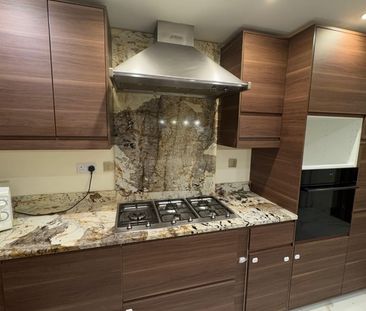 Room in a Shared House, Ilfracombe Gardens, RM6 - Photo 1