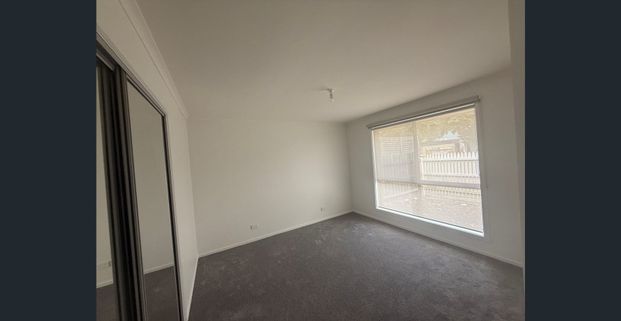 Renovated & Immaculately presented! - Photo 1