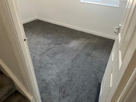 5 bedroom semi-detached house to rent - Photo 5