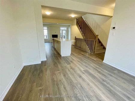 For Lease - 586 Murrell Boulevard, East Gwillimbury, Ontario - Photo 2